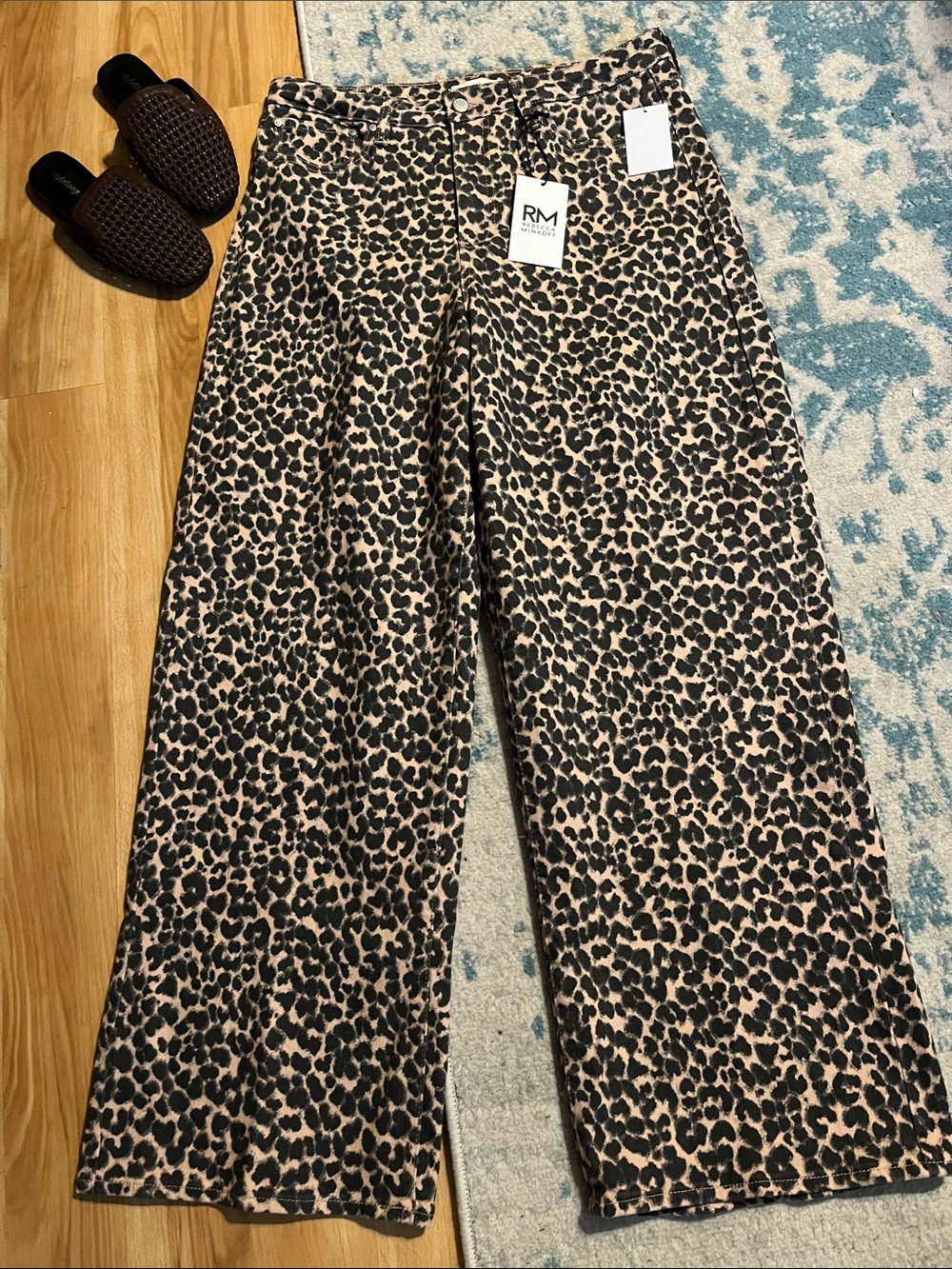 Rebecca Minkoff Leopard Print High Rise Wide-Leg Jeans Beige/Black NWT 12 - Picture 3 of 11